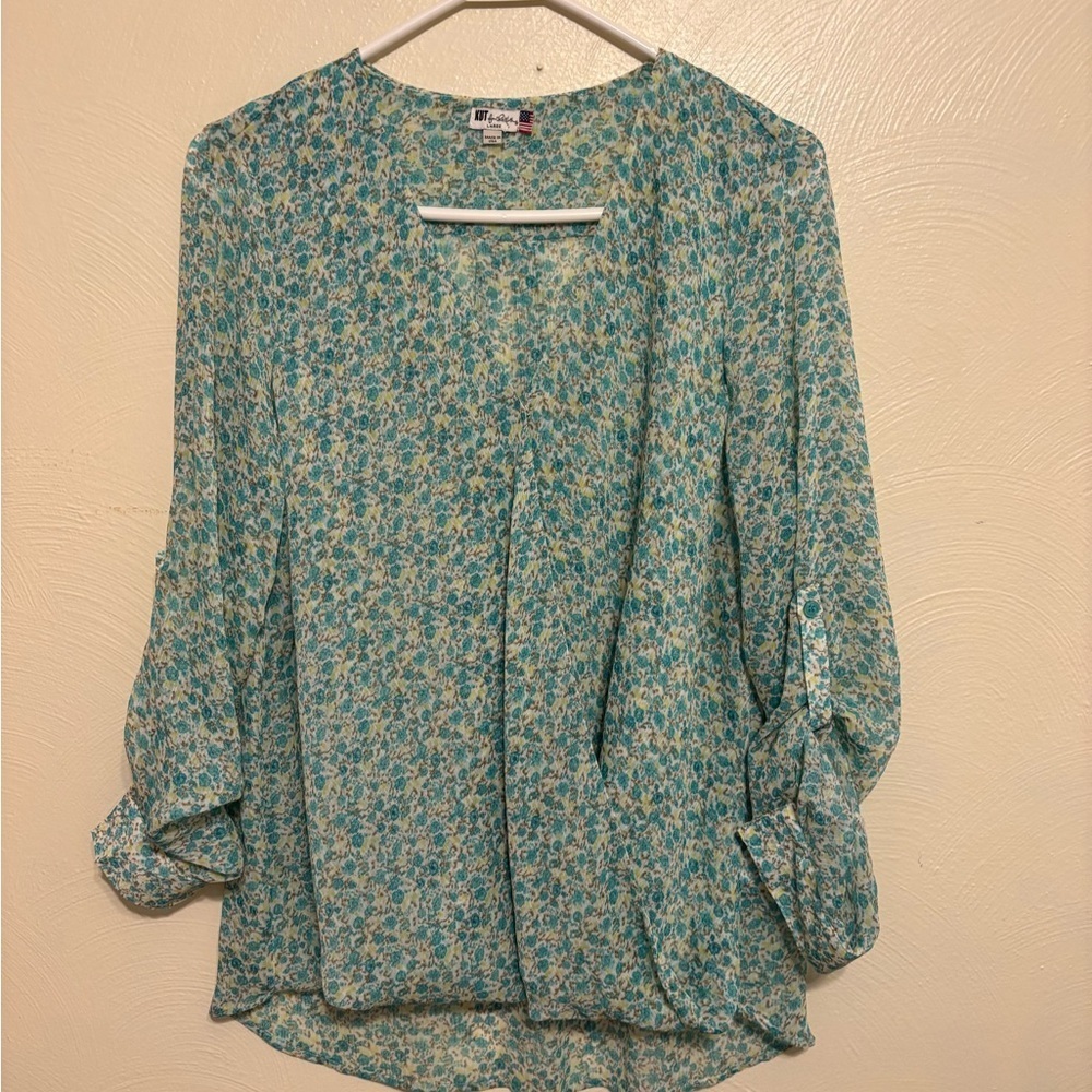 🌸 Kut from the Kloth Floral Blouse – Size Large – Made in USA